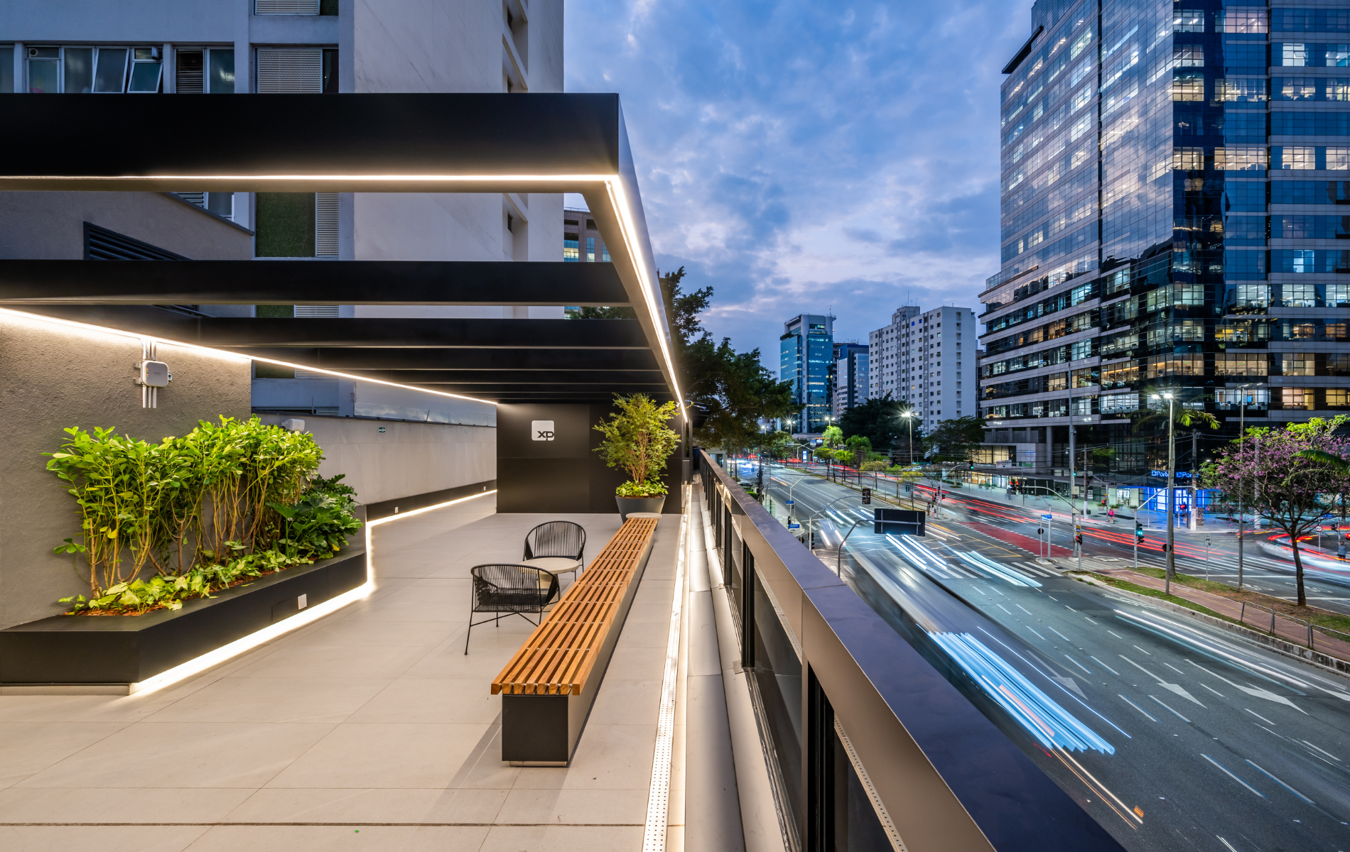 Como a DOX apoia a expansão no varejo com gestão e controle